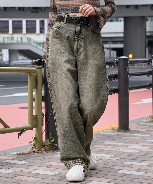 MONO-MART（モノマート）の「ヴィンテージライクフリンジパッチワーク刺繍ワイドストレートデニムパンツ（デニムパンツ・レディース・インディゴブルー/ブラック/グレー/ブルー・L/M/S）」の22枚目の写真