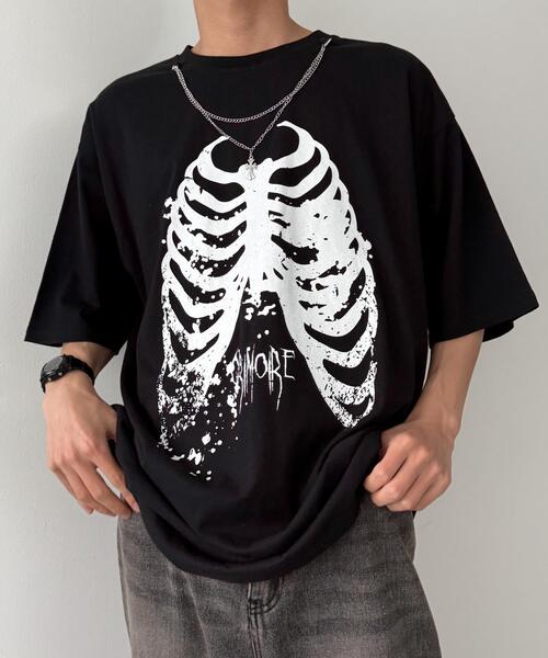 WEGO（ウィゴー）の「WEGO/アクセ付きハードグラフィックT（Tシャツ/カットソー・メンズ・ホワイト系その他/ホワイト/ブラック系その他/ブラック・MEDIUM/LARGE）」の4枚目の写真