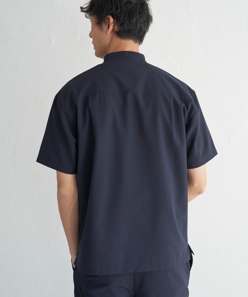 ikka(イッカ)の「【イージーケア/セットアップ対応】Reflax(R) リラックスバンドカラーシャツ(シャツ/ブラウス・メンズ・グリーン/ダークネイビー/ベージュ・M/L/XL/S)」の13枚目の写真
