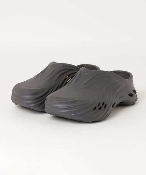 crocs(クロックス)の「ECHO WAVE(サンダル・メンズ・ブラック・25.0cm/26.0cm/27.0cm/28.0cm/29.0cm)」の1枚目の写真