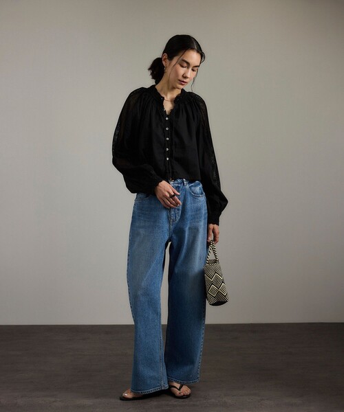 SALON adam et rope'（サロン アダム エ ロペ）の「【WEB限定】レースアクセントボリュームスリーブブラウス（シャツ/ブラウス・レディース・ブラック/オフホワイト・FREE）」の3枚目の写真