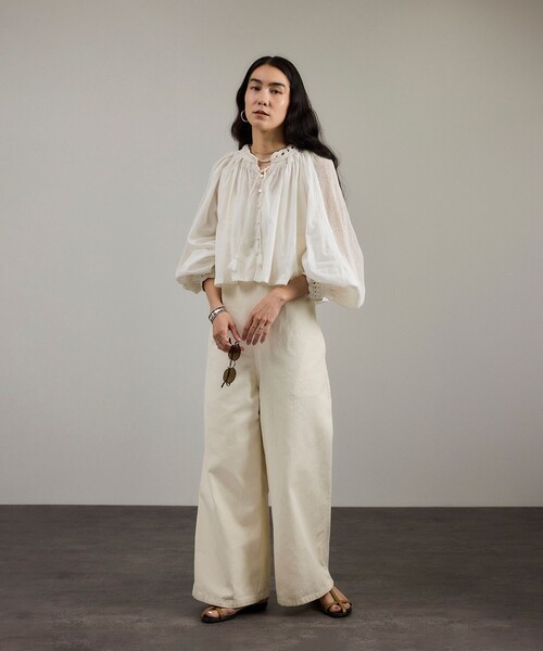 SALON adam et rope'（サロン アダム エ ロペ）の「【WEB限定】レースアクセントボリュームスリーブブラウス（シャツ/ブラウス・レディース・ブラック/オフホワイト・FREE）」の4枚目の写真