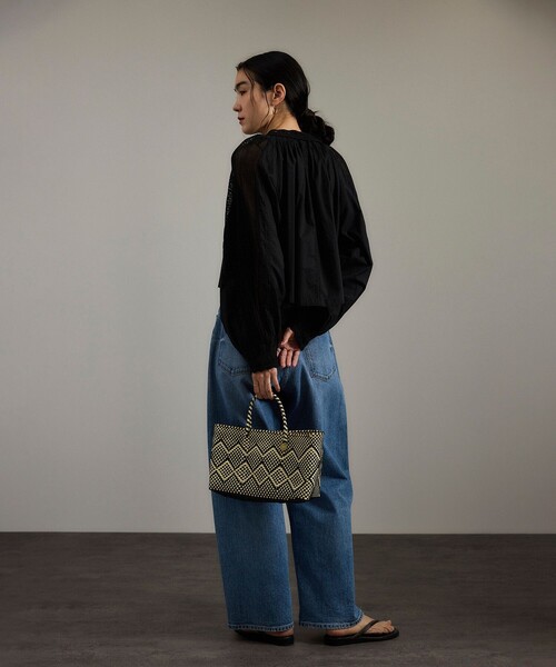 SALON adam et rope'（サロン アダム エ ロペ）の「【WEB限定】レースアクセントボリュームスリーブブラウス（シャツ/ブラウス・レディース・ブラック/オフホワイト・FREE）」の5枚目の写真