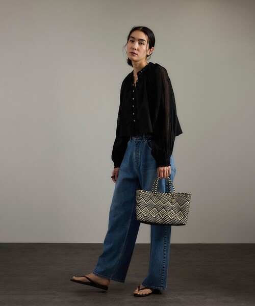 SALON adam et rope'（サロン アダム エ ロペ）の「【WEB限定】レースアクセントボリュームスリーブブラウス（シャツ/ブラウス・レディース・ブラック/オフホワイト・FREE）」の6枚目の写真