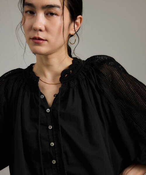 SALON adam et rope'（サロン アダム エ ロペ）の「【WEB限定】レースアクセントボリュームスリーブブラウス（シャツ/ブラウス・レディース・ブラック/オフホワイト・FREE）」の8枚目の写真