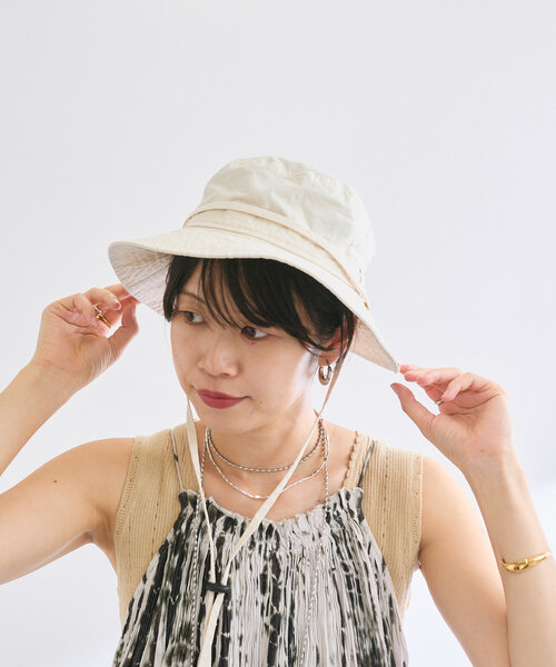 RIVE DROITE（リヴドロワ）の「【コーデのポイントに】コットンサファリハット（ハット・レディース・ベージュ/ブラック・FREE）」の6枚目の写真