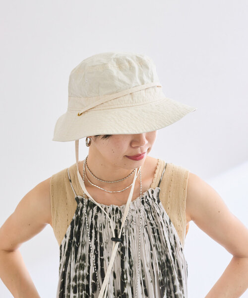 RIVE DROITE（リヴドロワ）の「【コーデのポイントに】コットンサファリハット（ハット・レディース・ベージュ/ブラック・FREE）」の7枚目の写真
