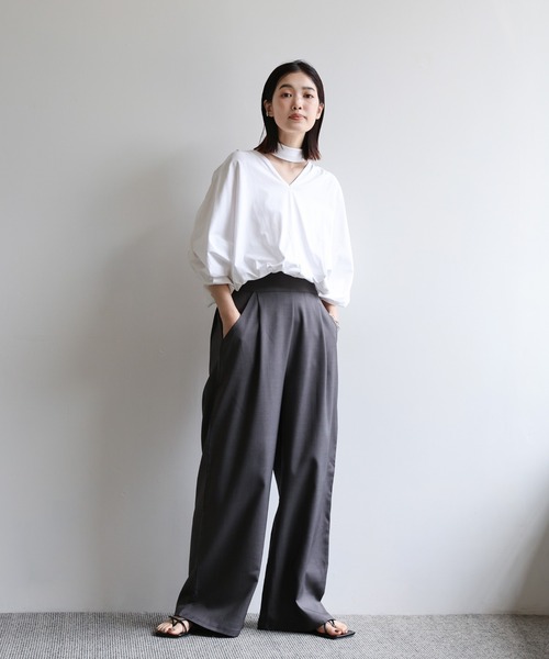 select MOCA Et(セレクトモカエト)の「【Et】Tie-Detail Balloon Sleeve V-Neck Knit Top(Tシャツ/カットソー・レディース・ブラック/オフホワイト・FREE)」の11枚目の写真