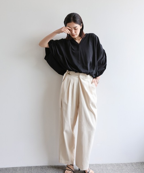 select MOCA Et(セレクトモカエト)の「【Et】Tie-Detail Balloon Sleeve V-Neck Knit Top(Tシャツ/カットソー・レディース・ブラック/オフホワイト・FREE)」の10枚目の写真