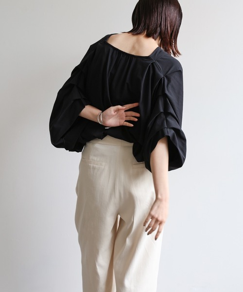select MOCA Et(セレクトモカエト)の「【Et】Tie-Detail Balloon Sleeve V-Neck Knit Top(Tシャツ/カットソー・レディース・ブラック/オフホワイト・FREE)」の19枚目の写真