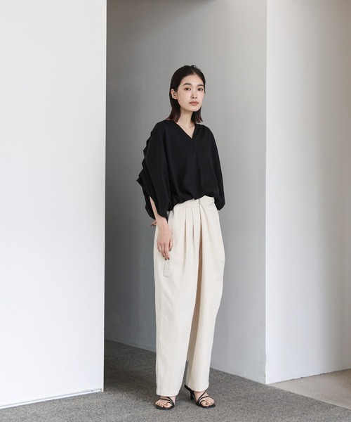 select MOCA Et(セレクトモカエト)の「【Et】Tie-Detail Balloon Sleeve V-Neck Knit Top(Tシャツ/カットソー・レディース・ブラック/オフホワイト・FREE)」の20枚目の写真