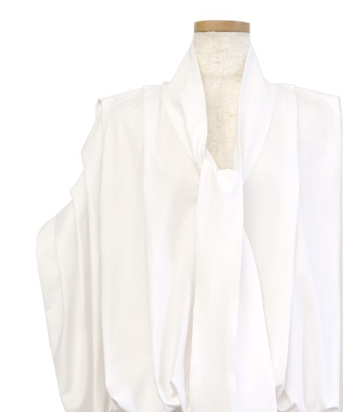 select MOCA Et(セレクトモカエト)の「【Et】Tie-Detail Balloon Sleeve V-Neck Knit Top(Tシャツ/カットソー・レディース・ブラック/オフホワイト・FREE)」の7枚目の写真