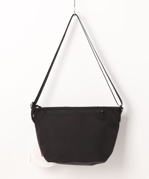 Manhattan Portage（マンハッタンポーテージ）の「NYLON MESSENGER BAG(XXS) BACK POCKET W/ DIVIDER MAGNET 500D CORDURA MIFFY 70TH（メッセンジャーバッグ・レディース・ブラック・X-SMALL）」の17枚目の写真