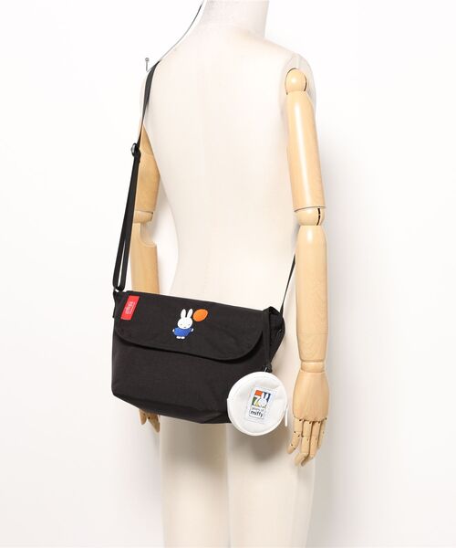Manhattan Portage（マンハッタンポーテージ）の「NYLON MESSENGER BAG(XXS) BACK POCKET W/ DIVIDER MAGNET 500D CORDURA MIFFY 70TH（メッセンジャーバッグ・レディース・ブラック・X-SMALL）」の20枚目の写真