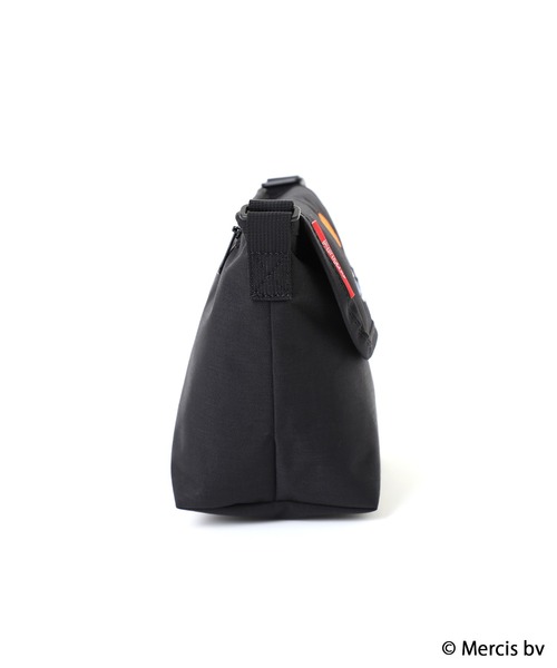 Manhattan Portage（マンハッタンポーテージ）の「NYLON MESSENGER BAG(XXS) BACK POCKET W/ DIVIDER MAGNET 500D CORDURA MIFFY 70TH（メッセンジャーバッグ・レディース・ブラック・X-SMALL）」の15枚目の写真