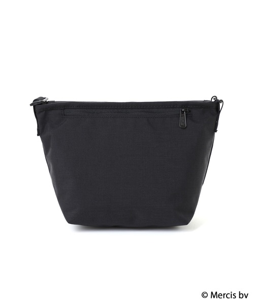 Manhattan Portage（マンハッタンポーテージ）の「NYLON MESSENGER BAG(XXS) BACK POCKET W/ DIVIDER MAGNET 500D CORDURA MIFFY 70TH（メッセンジャーバッグ・レディース・ブラック・X-SMALL）」の14枚目の写真