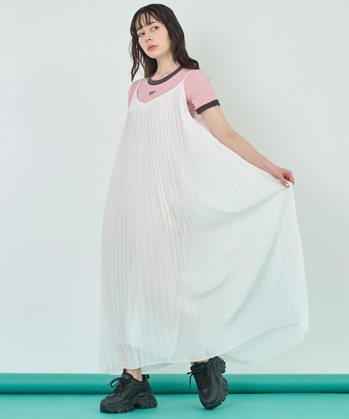 ANAP(アナップ)の「プリーツキャミワンピース(ワンピース・レディース・ホワイト/ベージュ/ブラック・FREE)」の4枚目の写真