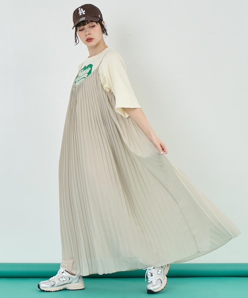 ANAP(アナップ)の「プリーツキャミワンピース(ワンピース・レディース・ホワイト/ベージュ/ブラック・FREE)」の12枚目の写真