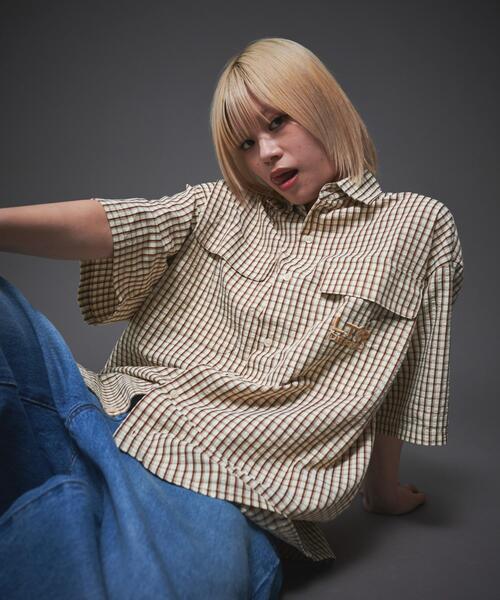 LTR DEPTH（レイターデプス）の「LTR DEPTH/ミニマムチェックロゴシャツ（シャツ/ブラウス・メンズ・ホワイト系その他2/ベージュ系その他2・LARGE/MEDIUM）」の5枚目の写真