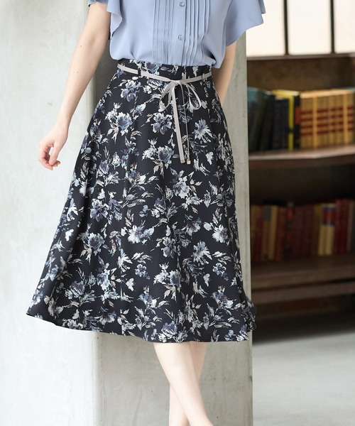 Honeys（ハニーズ）の「ベルト付フレアスカート（スカート・レディース・ネイビー系/ベージュ系その他/ブラック系その他/ホワイト系その他・LL/S/M/L）」の4枚目の写真