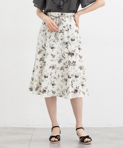 Honeys（ハニーズ）の「ベルト付フレアスカート（スカート・レディース・ネイビー系/ベージュ系その他/ブラック系その他/ホワイト系その他・LL/S/M/L）」の12枚目の写真