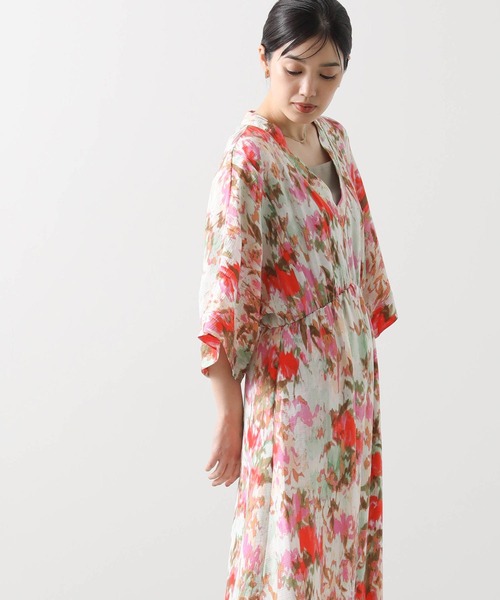 numph(ニンフ)の「NumphフラワーVネックワンピ(ワンピース・レディース・ピンク系・34)」の10枚目の写真