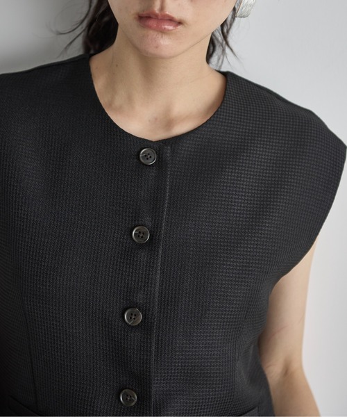 THE YOn（ザヨン）の「サマージャガードフレンチスリーブベスト（ベスト・レディース・アイボリー/ブラック/オリーブ・FREE）」の14枚目の写真