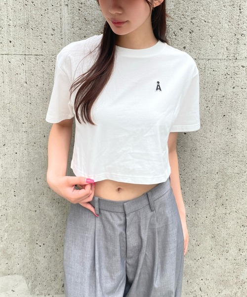ALAND（エーランド）の「ALAND／Aロゴクロップド半袖T（Tシャツ/カットソー・レディース・ブラック/ホワイト・SMALL/LARGE）」の2枚目の写真