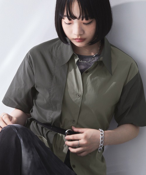 ELUNIS(エルニス)の「バイカラーシャツブラウス(シャツ/ブラウス・レディース・ネイビー系1/ホワイト/グレー系1・FREE)」の4枚目の写真