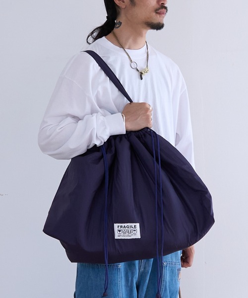 1/2 HALF(ニブンノイチハーフ)の「1/2HALF NYLON PUFF BIG TOTE(トートバッグ・メンズ・ネイビー/イエロー/パープル/ホワイト/レッド/ブラック/スカイブルー/オリーブ/カーキ/イエロー系その他/ピンク/グレー/ライトピンク/エメラルド・FREE)」の1枚目の写真