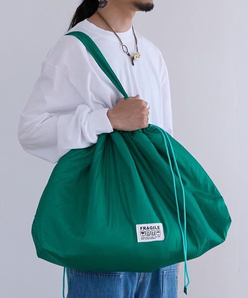 1/2 HALF(ニブンノイチハーフ)の「1/2HALF NYLON PUFF BIG TOTE(トートバッグ・メンズ・ネイビー/イエロー/パープル/ホワイト/レッド/ブラック/スカイブルー/オリーブ/カーキ/イエロー系その他/ピンク/グレー/ライトピンク/エメラルド・FREE)」の8枚目の写真