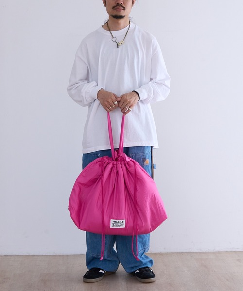1/2 HALF(ニブンノイチハーフ)の「1/2HALF NYLON PUFF BIG TOTE(トートバッグ・メンズ・ネイビー/イエロー/パープル/ホワイト/レッド/ブラック/スカイブルー/オリーブ/カーキ/イエロー系その他/ピンク/グレー/ライトピンク/エメラルド・FREE)」の16枚目の写真