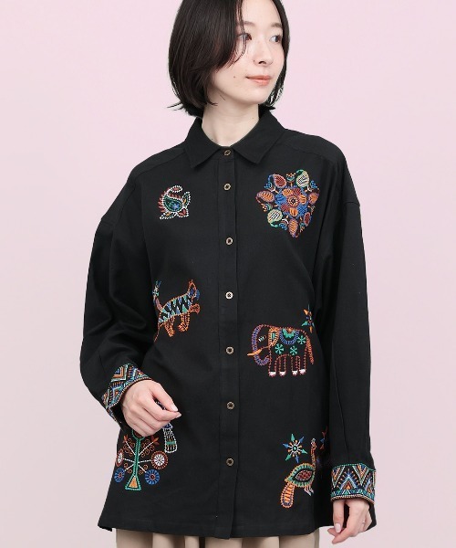 チチカカ（チチカカ）の「Rico カンタ刺繍モチーフシャツ（シャツ/ブラウス・レディース・ブラック/ベージュ・FREE）」の2枚目の写真