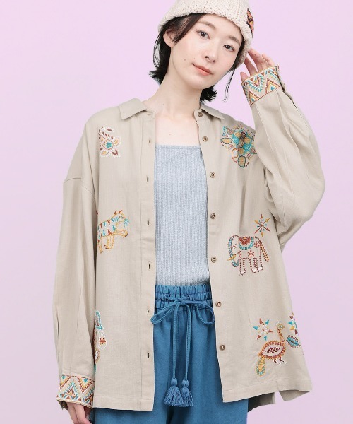 チチカカ（チチカカ）の「Rico カンタ刺繍モチーフシャツ（シャツ/ブラウス・レディース・ブラック/ベージュ・FREE）」の4枚目の写真