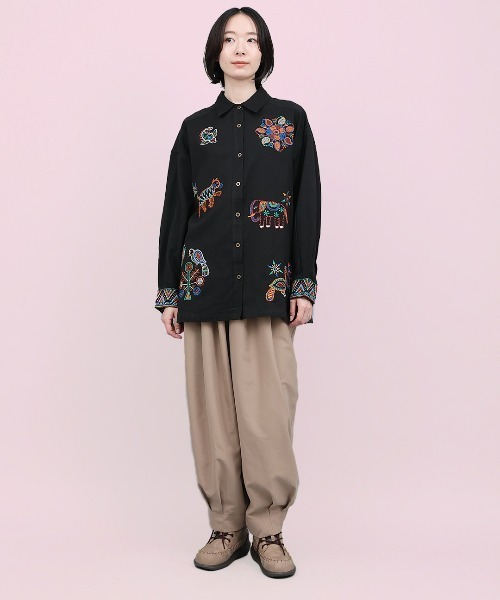 チチカカ（チチカカ）の「Rico カンタ刺繍モチーフシャツ（シャツ/ブラウス・レディース・ブラック/ベージュ・FREE）」の6枚目の写真