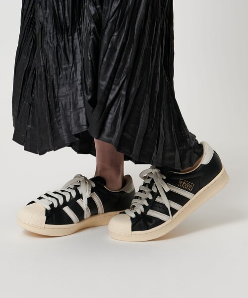 adidas Originals（アディダスオリジナルス）の「＜adidas Originals＞SUPERSTAR VINTAGE/スニーカー（スニーカー・レディース・ブラック/ホワイト・24.5cm/22.5cm/25cm/23cm/24cm/23.5cm）」の2枚目の写真