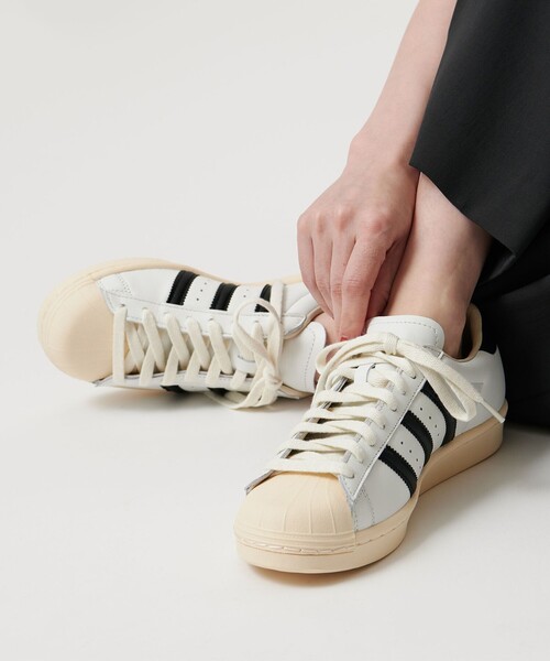 adidas Originals（アディダスオリジナルス）の「＜adidas Originals＞SUPERSTAR VINTAGE/スニーカー（スニーカー・レディース・ブラック/ホワイト・24.5cm/22.5cm/25cm/23cm/24cm/23.5cm）」の3枚目の写真