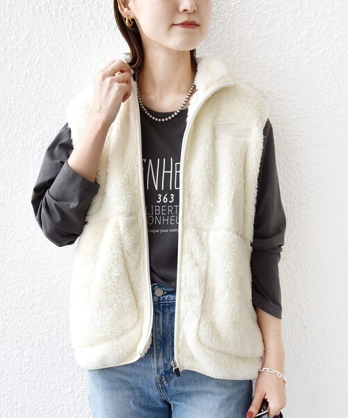 Champion(チャンピオン)の「【一部WEB限定 / SHIPS別注】Champion:〈洗濯機可能〉フリース ベスト(ベスト・レディース・ネイビー/ブラック/オリーブ/ナチュラル・ONE SIZE)」の2枚目の写真