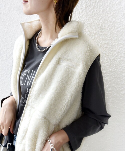 Champion(チャンピオン)の「【一部WEB限定 / SHIPS別注】Champion:〈洗濯機可能〉フリース ベスト(ベスト・レディース・ネイビー/ブラック/オリーブ/ナチュラル・ONE SIZE)」の18枚目の写真