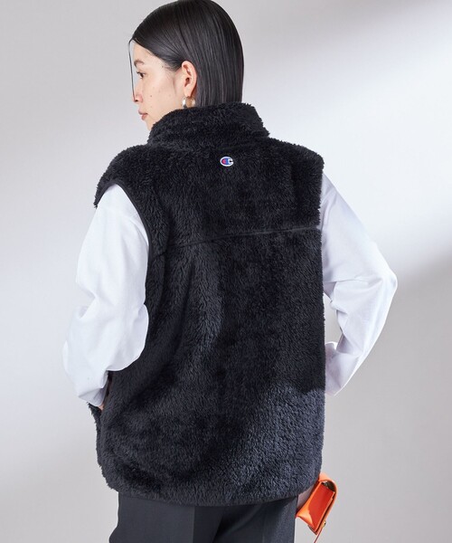 Champion(チャンピオン)の「【一部WEB限定 / SHIPS別注】Champion:〈洗濯機可能〉フリース ベスト(ベスト・レディース・ネイビー/ブラック/オリーブ/ナチュラル・ONE SIZE)」の14枚目の写真