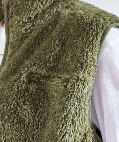 Champion(チャンピオン)の「【一部WEB限定 / SHIPS別注】Champion:〈洗濯機可能〉フリース ベスト(ベスト・レディース・ネイビー/ブラック/オリーブ/ナチュラル・ONE SIZE)」の21枚目の写真