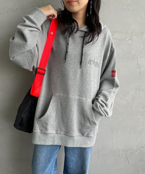 Manhattan Portage（マンハッタンポーテージ）の「[MANHATTAN PORTAGE/マンハッタンポーテージ] 別注 フードロゴ刺繍 スウェットパーカー（パーカー・レディース・グレー/ピンク/ブラック・M/S/XL/L）」の6枚目の写真