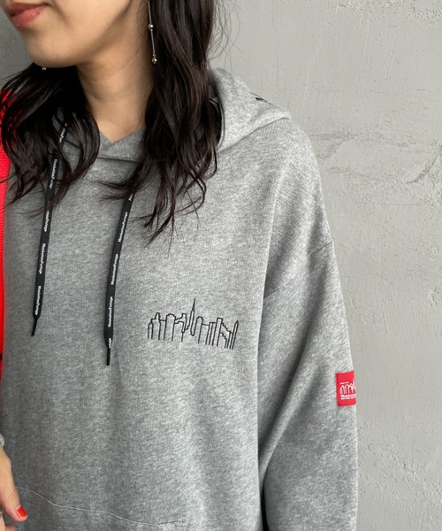 Manhattan Portage（マンハッタンポーテージ）の「[MANHATTAN PORTAGE/マンハッタンポーテージ] 別注 フードロゴ刺繍 スウェットパーカー（パーカー・レディース・グレー/ピンク/ブラック・M/S/XL/L）」の12枚目の写真