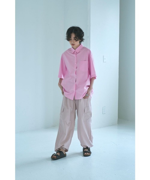 marjour(マージュール)の「COTTON COLOR OVER SHIRTS(シャツ/ブラウス・レディース・ピンク/オフホワイト・M)」の3枚目の写真