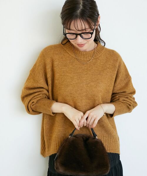 le.coeur blanc（ルクールブラン）の「《WEB限定アイテム》ウォッシャブルワイドクルーネックニット（ニット/セーター・レディース・レッド/ブルー/キャメル/オフホワイト/チャコールグレー・38）」の5枚目の写真