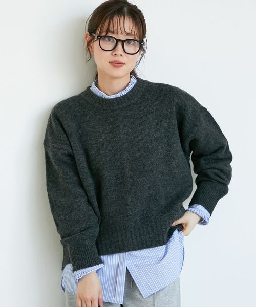 le.coeur blanc（ルクールブラン）の「《WEB限定アイテム》ウォッシャブルワイドクルーネックニット（ニット/セーター・レディース・レッド/ブルー/キャメル/オフホワイト/チャコールグレー・38）」の3枚目の写真