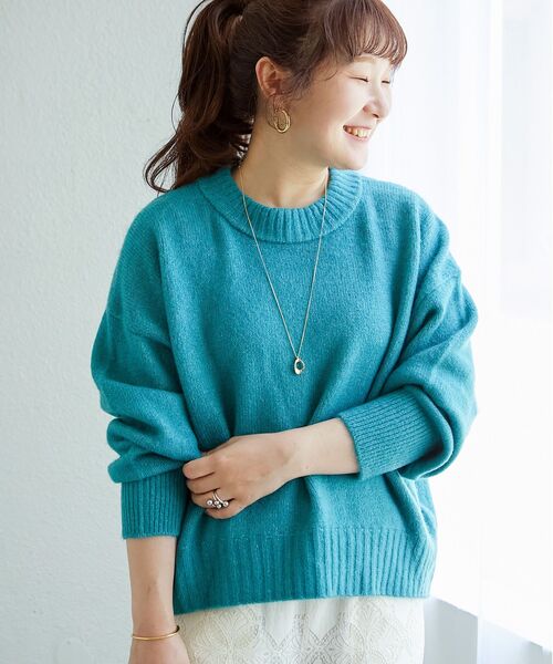 le.coeur blanc（ルクールブラン）の「《WEB限定アイテム》ウォッシャブルワイドクルーネックニット（ニット/セーター・レディース・レッド/ブルー/キャメル/オフホワイト/チャコールグレー・38）」の4枚目の写真