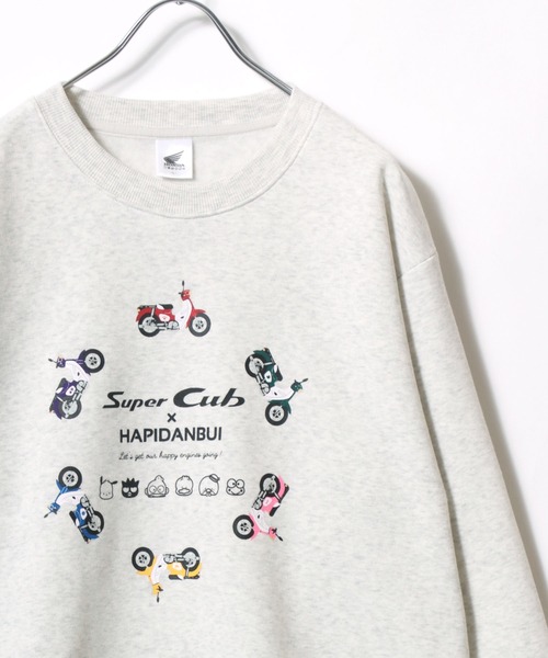 sanrio（サンリオ）の「HONDA×sanrio/ホンダ×サンリオ 『はぴだんぶい』『スーパーカブ』コラボプリントレーナー レディース メンズ（スウェット・メンズ・ホワイト/ブルー系その他2/グレー系その他/グレイッシュベージュ/ブラック/アッシュグレー/ブルー系その他/ネイビー・L/M/LL）」の3枚目の写真