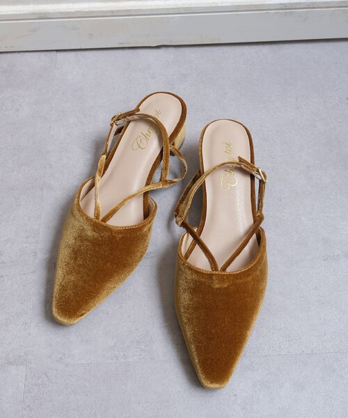 Chez toi(シェトワ)の「Vストラップベロアパンプス(パンプス・レディース・グリーン/ブラック・LARGE/MEDIUM)」の11枚目の写真