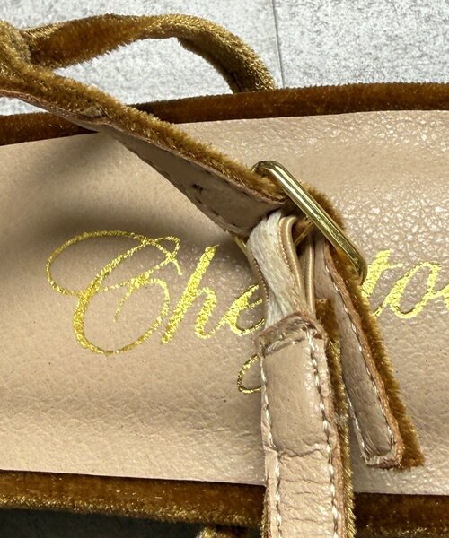 Chez toi(シェトワ)の「Vストラップベロアパンプス(パンプス・レディース・グリーン/ブラック・LARGE/MEDIUM)」の16枚目の写真